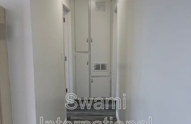 1102 1/2 W. 92nd St. photos photos