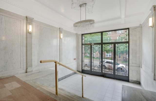192 Claremont Avenue Gallery 3