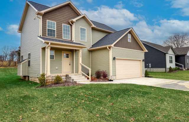 Fantastic Home with Fireplace Open Kitchen with Granite Countertops and Glassdoor Shower Gallery 1