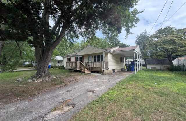 Three-Bedroom Ranch with Central Air in Toms River Gallery 1
