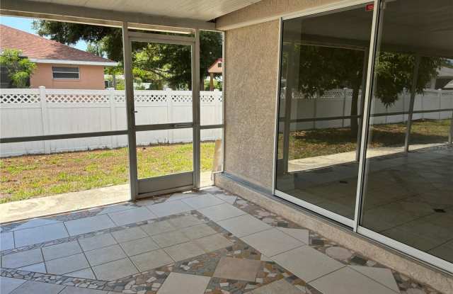 4272 PANDORA Road Gallery 4