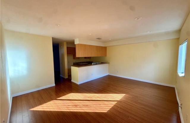 1050 N Kingsley Drive photos photos