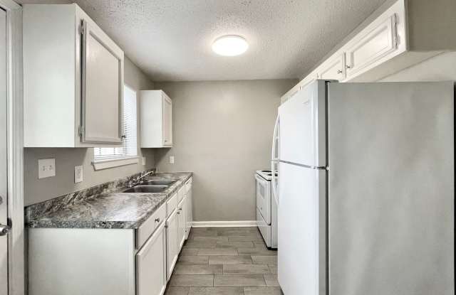 TOWNHOME 2BR MOVE IN READY! $995 Gallery 4