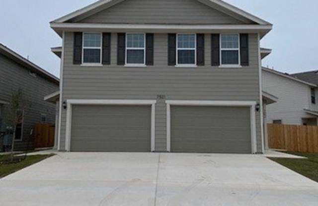 7521 Astro Field unit: 102 photos photos