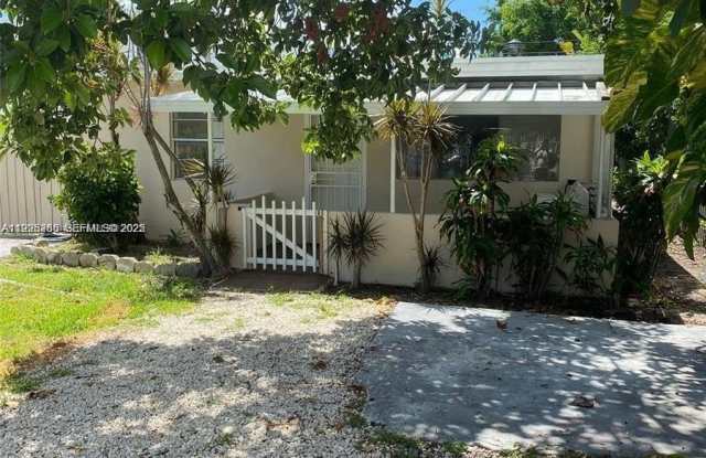 170 NW 39th St - 170 Northwest 39th Street, Miami, FL 33127 170 NW 39th St - 170 Northwest 39th Street, Miami, FL 33127