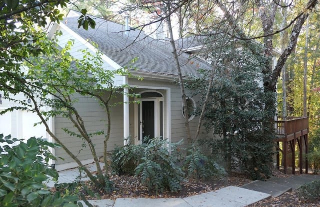 304 E Columbia Place - 304 Columbia Place East, Chapel Hill, NC 27516