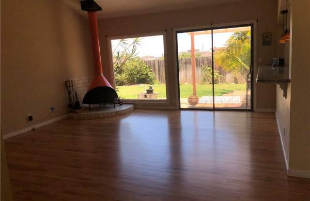 23402 Susana Avenue Gallery 4