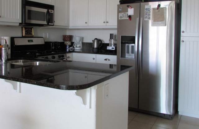 Gated Community - 2 bedroom, 2.5 bath Townhome in the heart of Oceanside Gallery 3