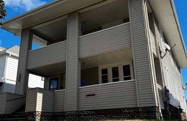 417 North 5th Street - Upper A - 417 North 5th Street, Manitowoc, WI 54220