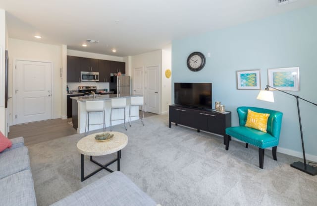 Diamond North Apartments Gallery 3