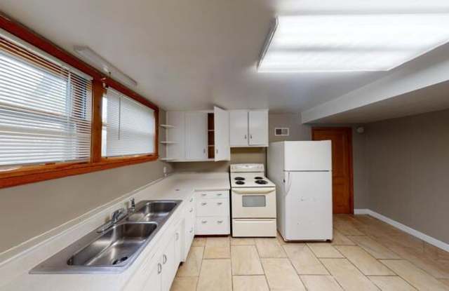 1618 1/2  East Avenue E photos photos