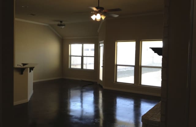 3BR / 2BA Duplex in Hewitt, Texas | Midway ISD - 602 Park Wood Circle, Hewitt, TX 76643
