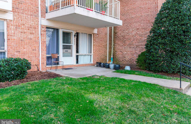 2627 REDCOAT DRIVE - 2627 Redcoat Drive, Huntington, VA 22303