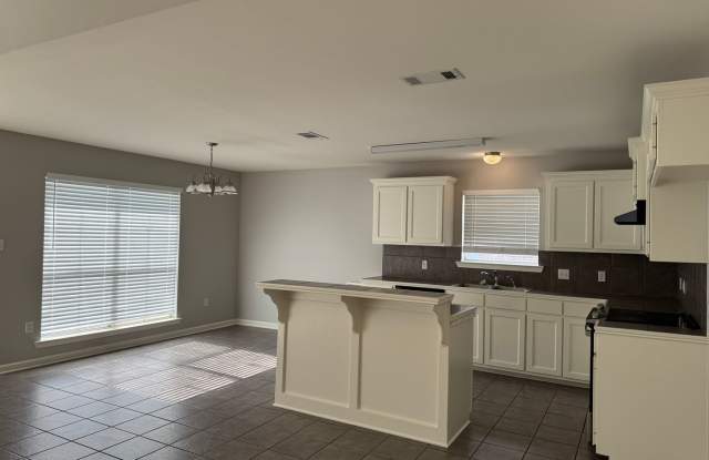 Beautiful 4 Bedroom Home for Lease in Denham Springs - 23828 Rosemont Avenue, Livingston County, LA 70726
