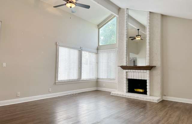Spacious Single-Level Attached Home w/ Yard photos photos