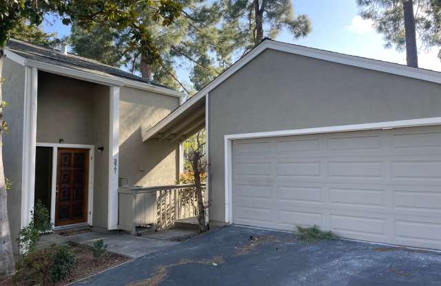 Updated 4 bedroom 2.5 bath townhome in Tres Lagos - 377 Scottsdale Road, Pleasant Hill, CA 94523