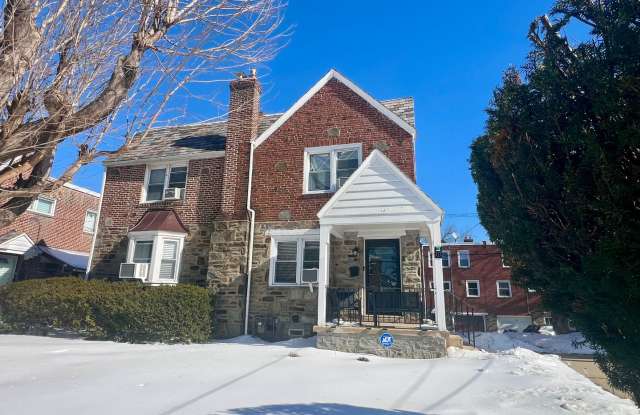Stunning 3-Bed Twin Home in Lansdowne! Available NOW! Gallery 3