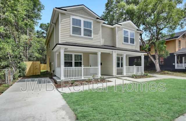 227 17th St W photos photos