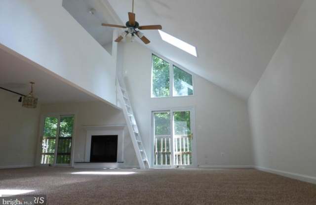 8127 KING ARTHURS COURT Gallery 3