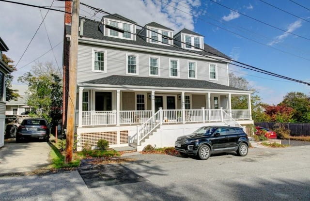 10 Champlin Street - 10 Champlin Street, Newport, RI 02840