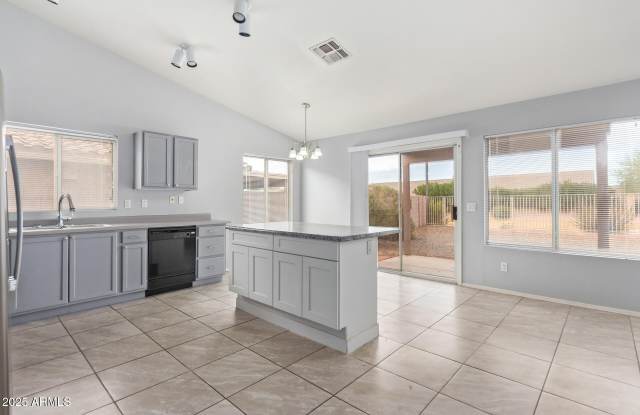 756 S BENTON -- Gallery 4
