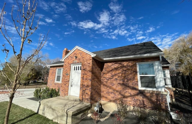 2327 E 4500 S - 2327 East 4500 South, Holladay, UT 84124
