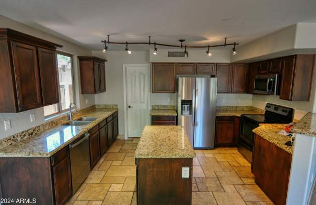 1410 S PALOMINO CREEK Drive Gallery 2