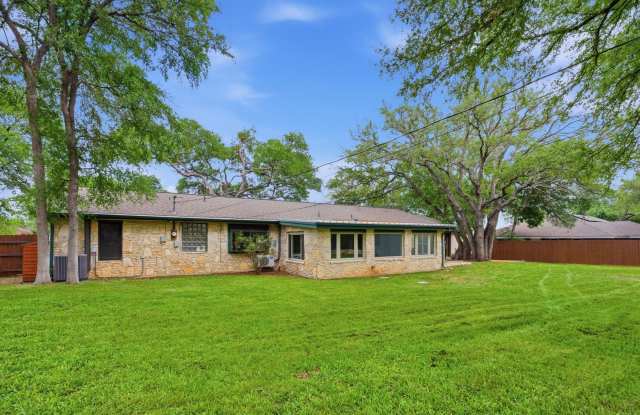 Salado Home in Rural Subdivision Gallery 1