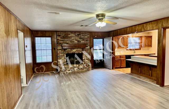 Spacious 3/2 in Lorena Gallery 4