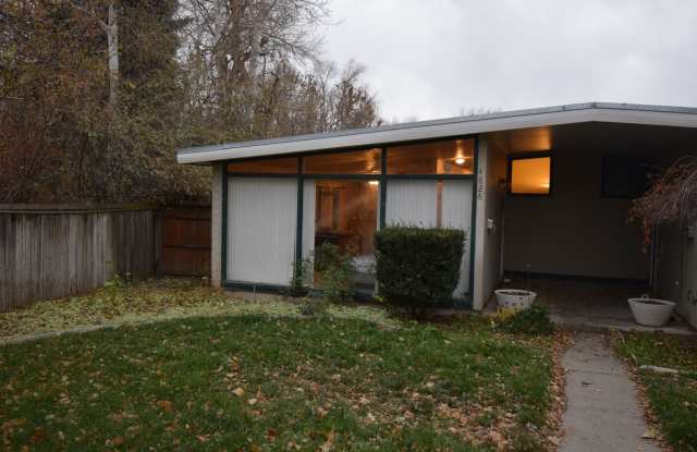 Cozy 2 Bedroom Duplex in Holladay photos photos