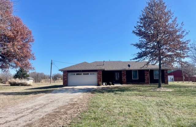 STRAFFORD - 2924 N. STATE HWY 125 - NO PETS - CALL OFFICE FOR SHOWING INFORMATION photos photos