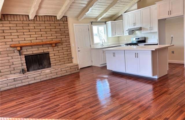 15561 Palomino Drive Gallery 4