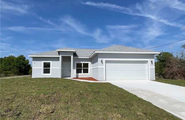 Large 4 Bedroom 2 bath-Lake Placid - 221 Broach Street, Highlands County, FL 33852 Large 4 Bedroom 2 bath-Lake Placid - 221 Broach Street, Highlands County, FL 33852