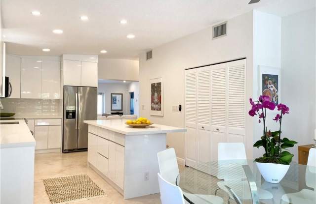 2608 Hibiscus Pl Gallery 3