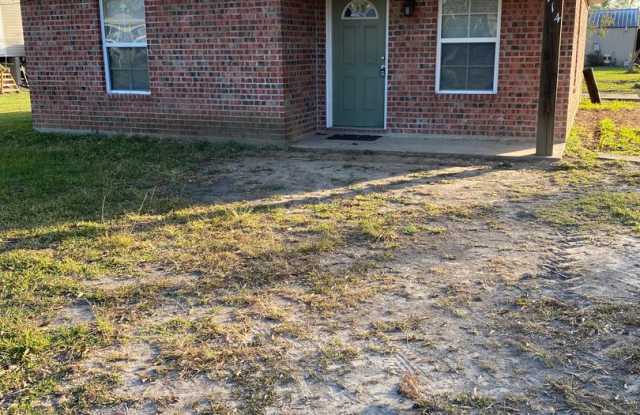 2 Bedroom 1 Bath home for lease photos photos