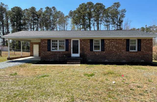 Brick Ranch home Minutes to Coats on Hwy 55 Gallery 1