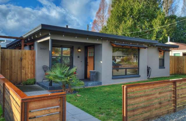 Easy One Level Rambler Living - No stairs - 14637 8th Avenue Southwest, Burien, WA 98166