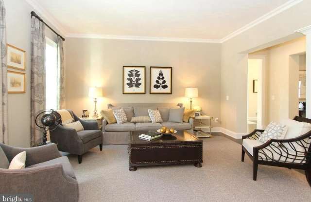 2167 POTOMAC RIVER BOULEVARD Gallery 3