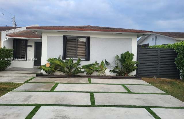 2403 SW 102nd Pl - 2403 Southwest 102nd Place, University Park, FL 33165 2403 SW 102nd Pl - 2403 Southwest 102nd Place, University Park, FL 33165