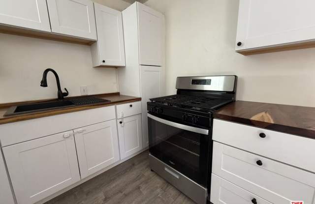 4107 Wade St photos photos