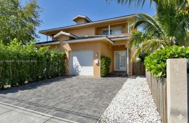 2780 SW 33 AVE photos photos