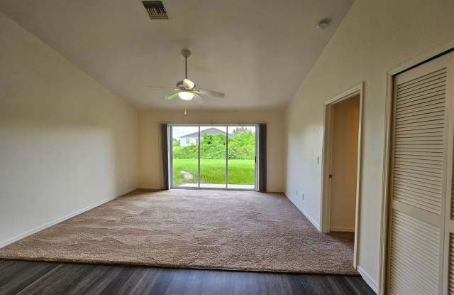Beautiful duplex with Move In Special Gallery 2