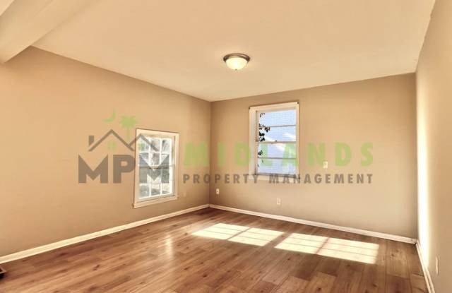 217 Crestmore Drive Gallery 4