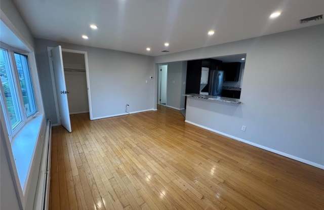 151 Lee Street Gallery 3