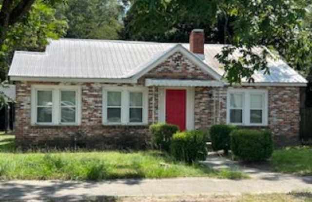 209 E Howard St photos photos
