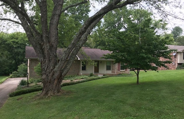 135 Honeysuckle Dr - 135 Honeysuckle Drive, Shackle Island, TN 37075