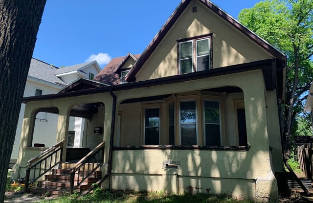 1105 5th Ave S - 1105 5th Avenue South, Fargo, ND 58103
