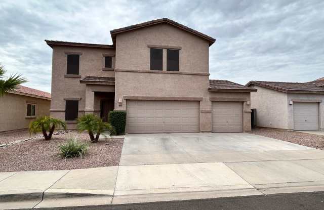 Large 3 Bed / 2 Bath Home with Sparkling Pool  3 Car Garage!! photos photos