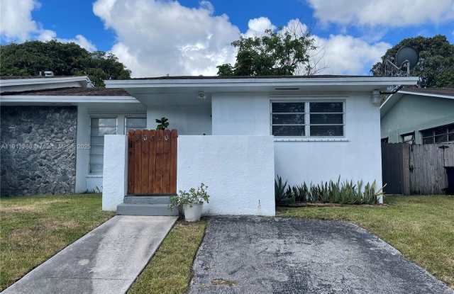 20520 SW 92nd Pl photos photos