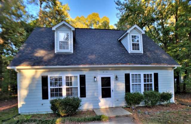 Great 3BD/2BA Durham home with easy access to Duke Hospital, Downtown Durham or RTP! photos photos